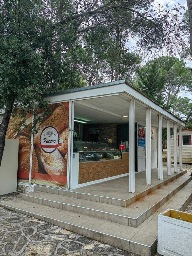 Mobile Home Tonka Biograd Na Moru Bagian luar foto